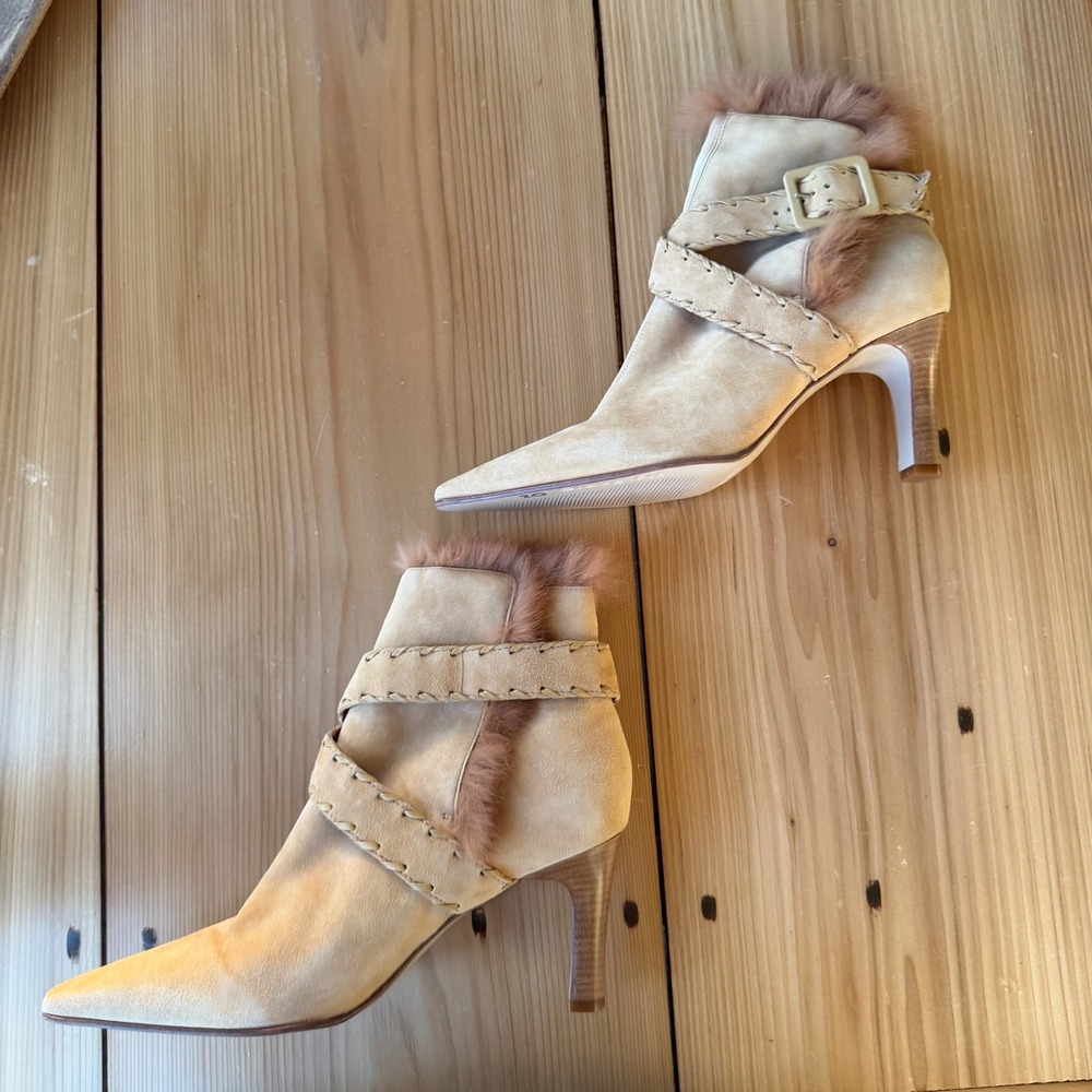 Vintage Y2K Antonio Melani Beige Suede and Fur Heeled Booties - Picture 4 of 9
